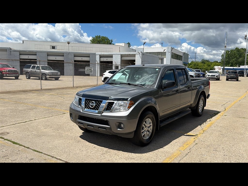 Used 2018 Nissan Frontier SV AWD/4WD image 2