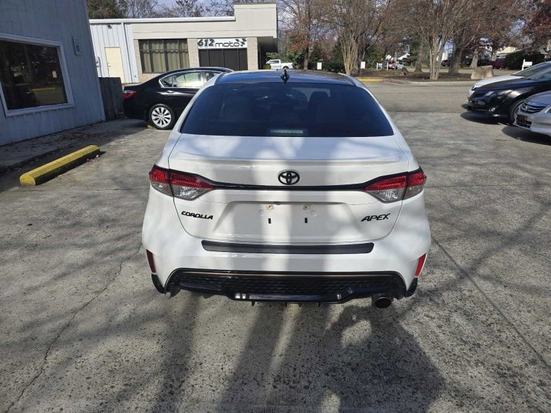 Used 2021 Toyota Corolla SE image 4