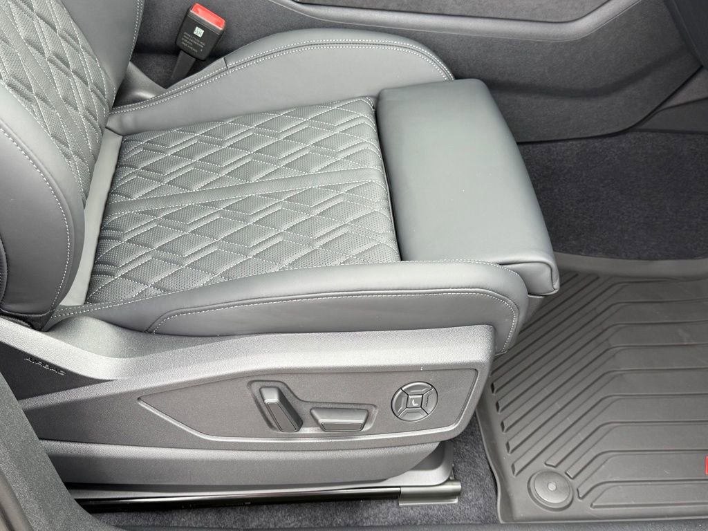 New 2025 Audi SQ5 Premium Plus AWD/4WD image 44