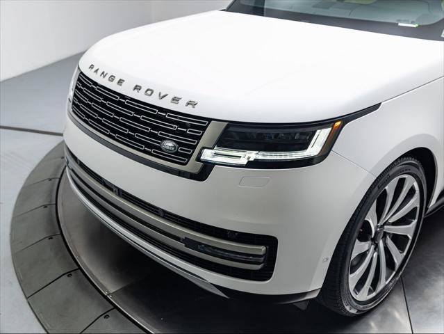 New 2026 Land Rover Range Rover Long Wheelbase SE AWD/4WD image 9