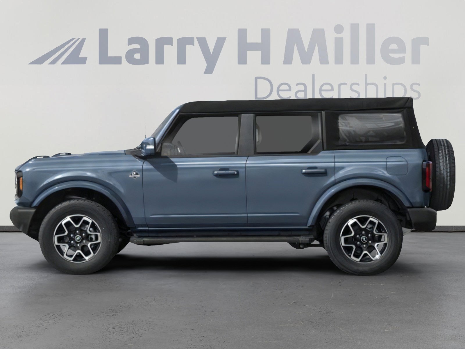 Used 2024 Ford Bronco Outer Banks w/ Sasquatch Package AWD/4WD image 3