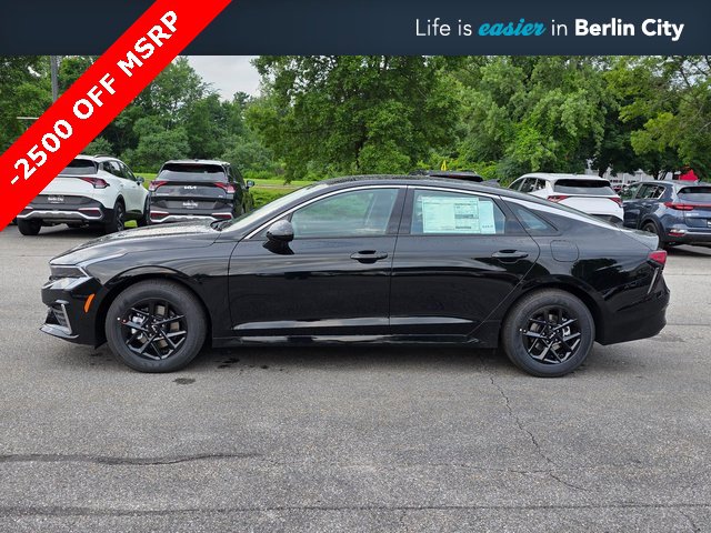 New 2025 Kia K5 LXS image 4