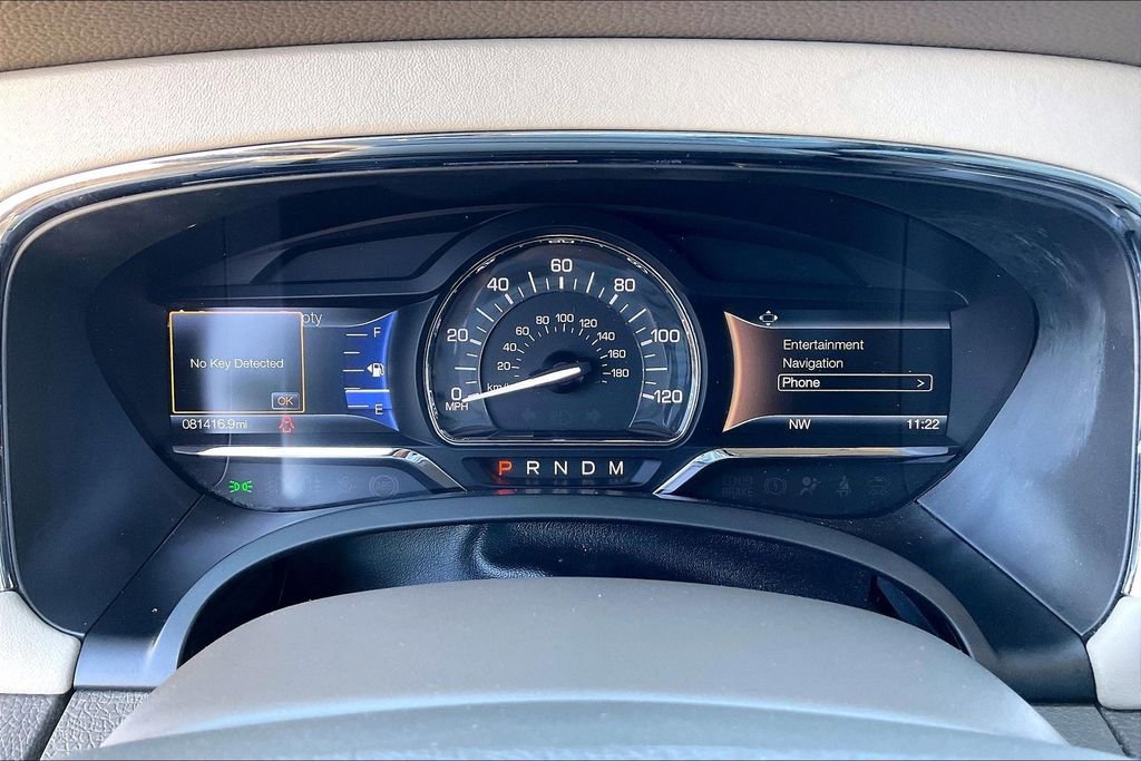 Used 2017 Lincoln Navigator Select image 12