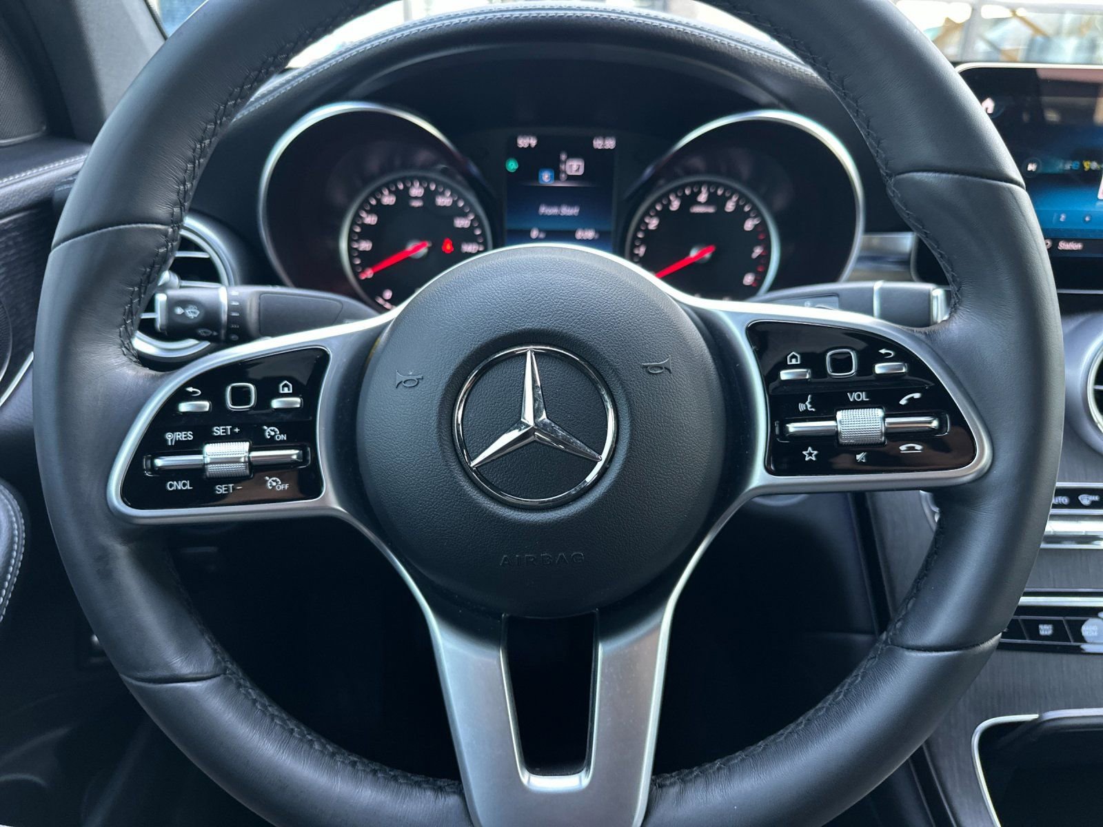 Certified 2022 Mercedes-Benz GLC 300 4MATIC Coupe image 23
