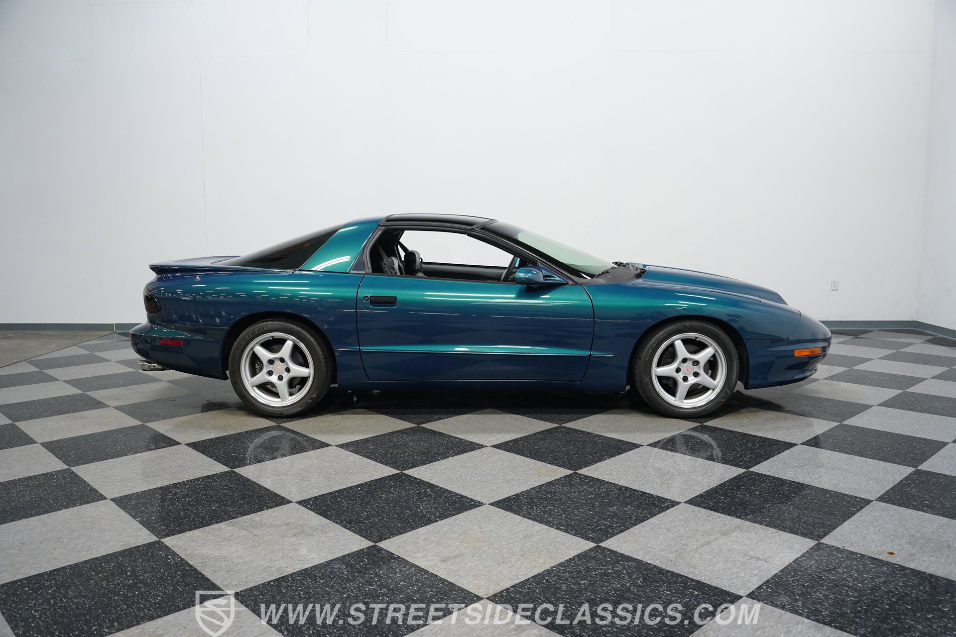 Used 1997 Pontiac Firebird Formula image 14