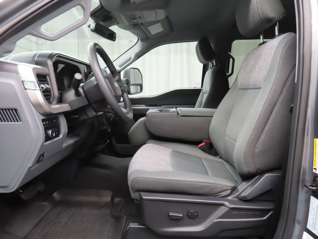 Used 2024 Ford F250 XLT w/ Black Appearance Package image 13