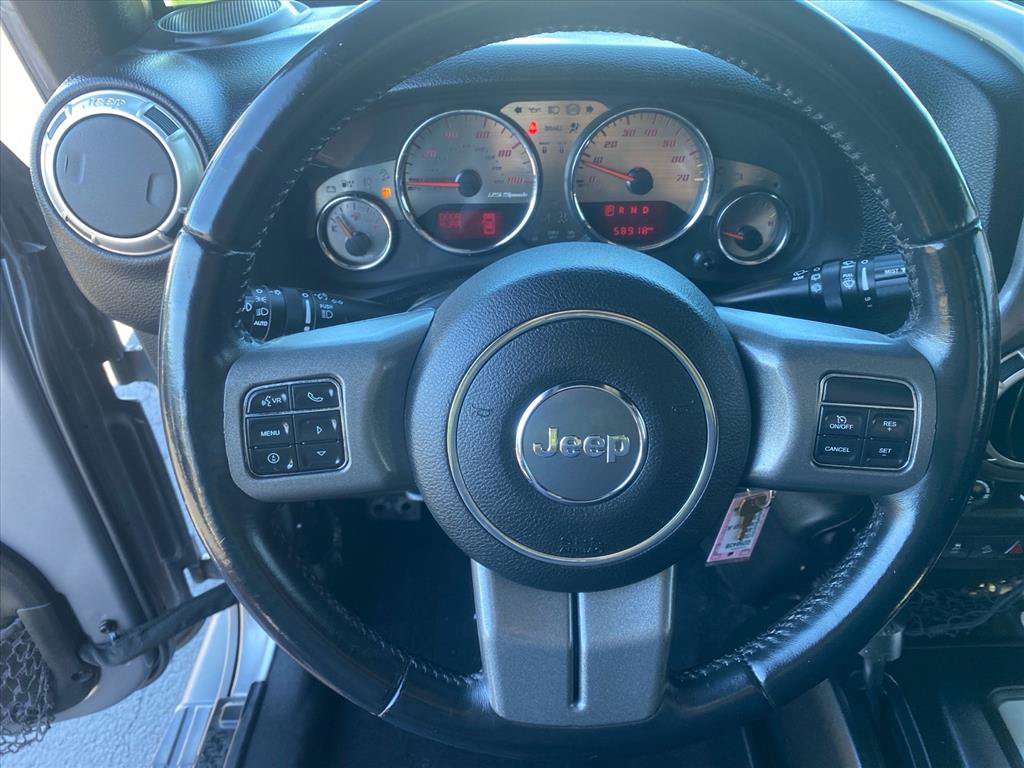 Used 2018 Jeep Wrangler Unlimited Rubicon w/ Connectivity Group AWD/4WD image 10