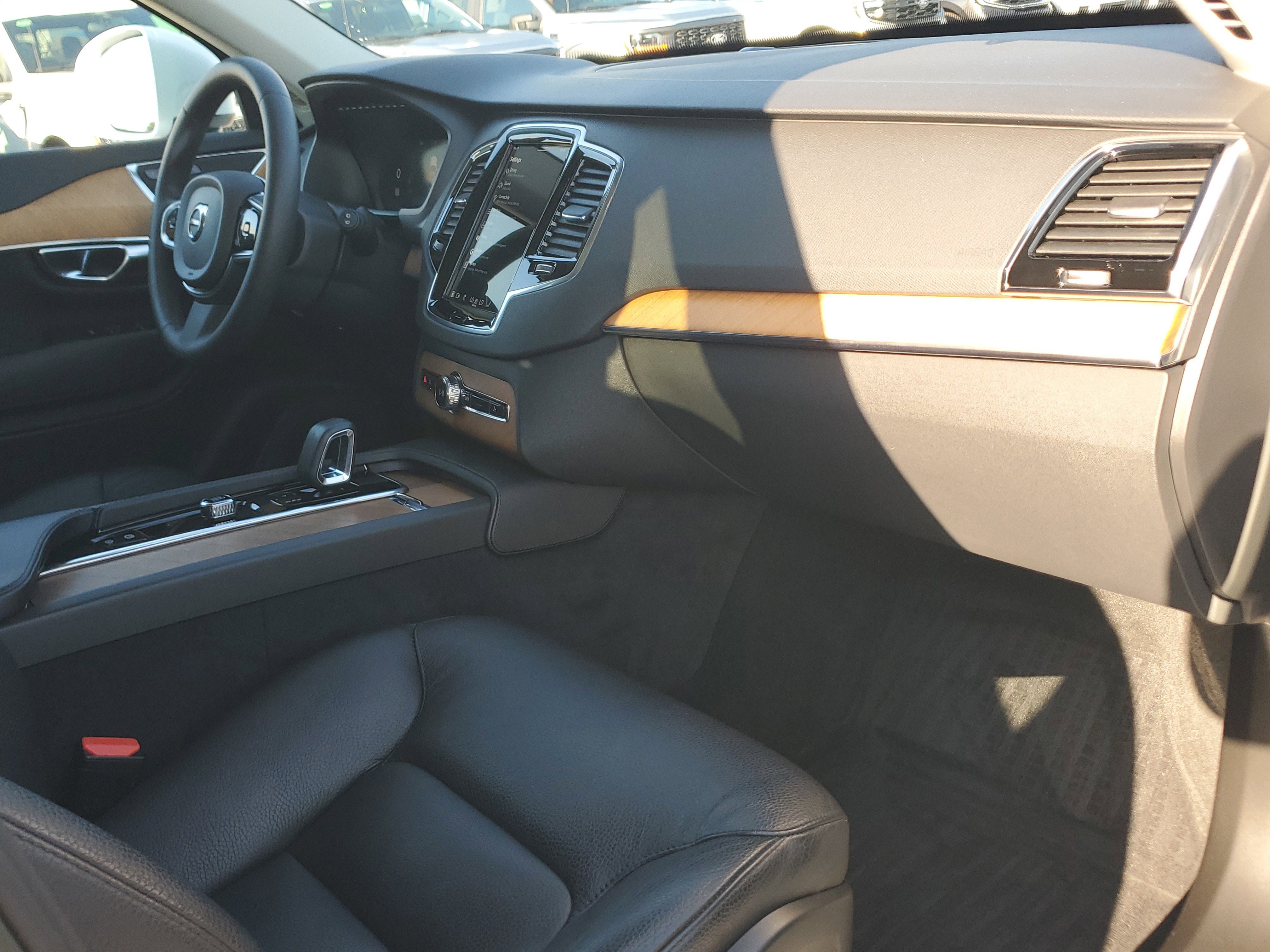 Used 2023 Volvo XC90 B6 Plus w/ Protection Package Premier image 21