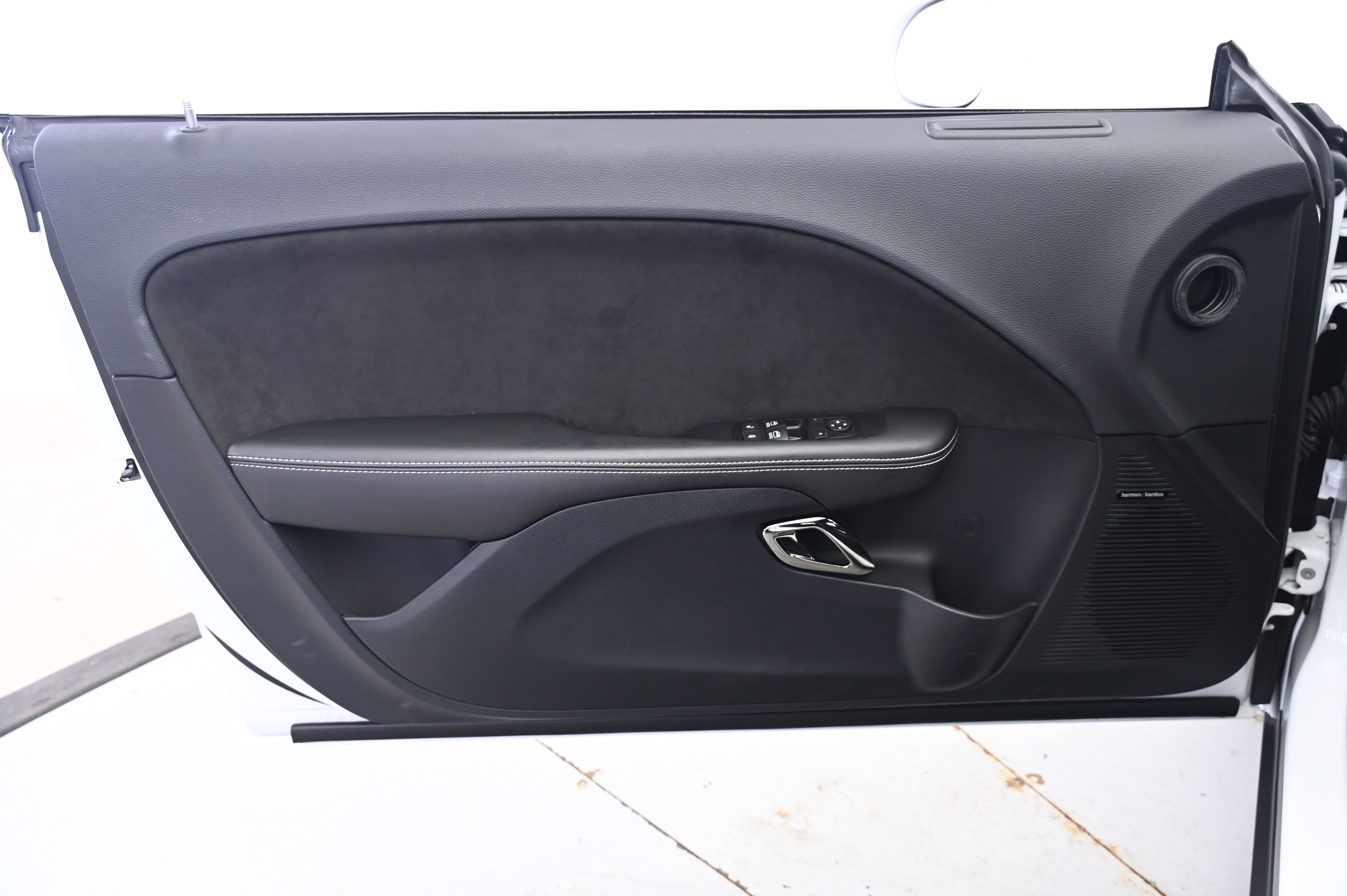 Used 2015 Dodge Challenger SRT Hellcat image 22