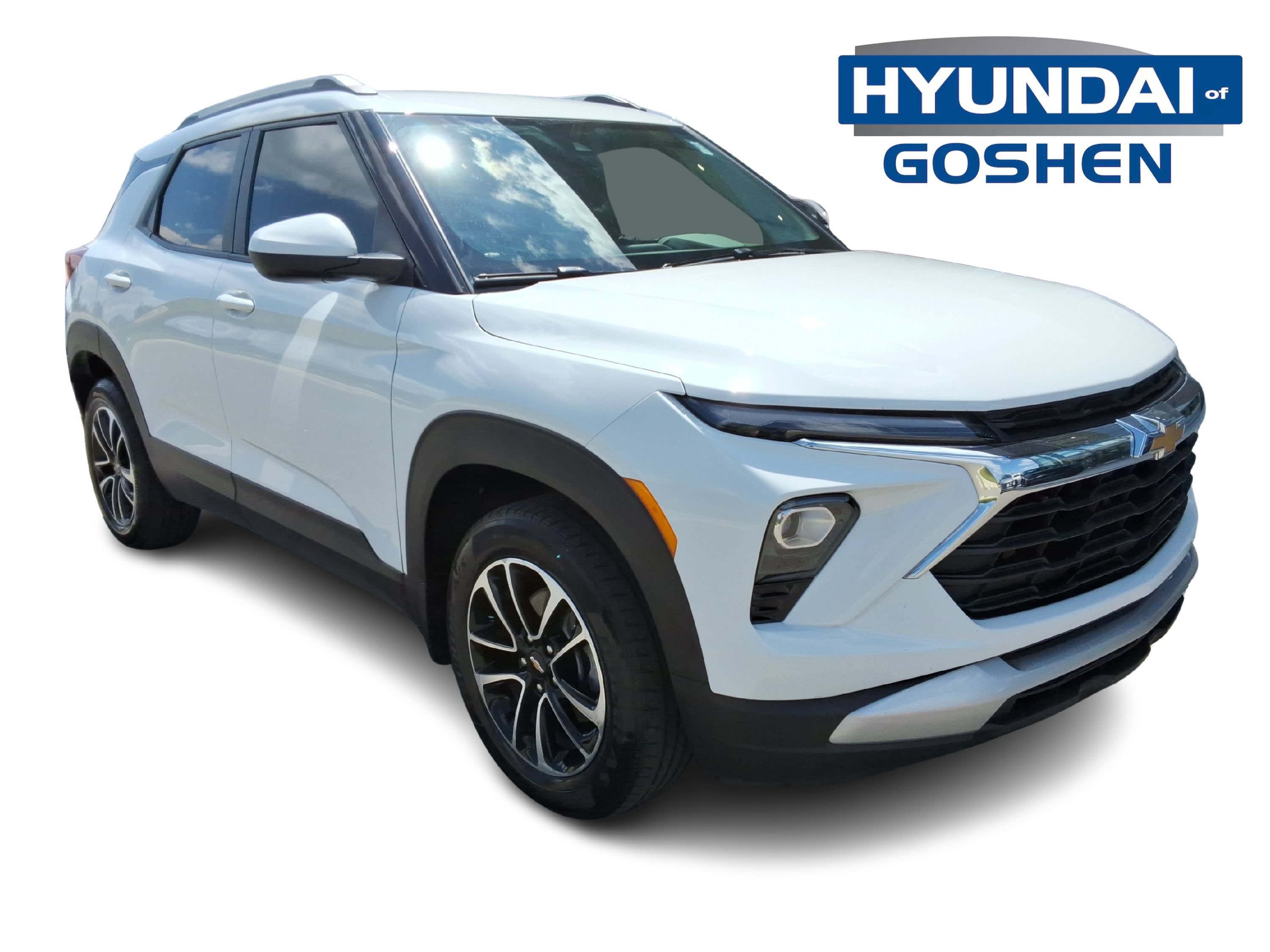 Used 2024 Chevrolet TrailBlazer LT w/ LT Cold Weather Package AWD/4WD image 3