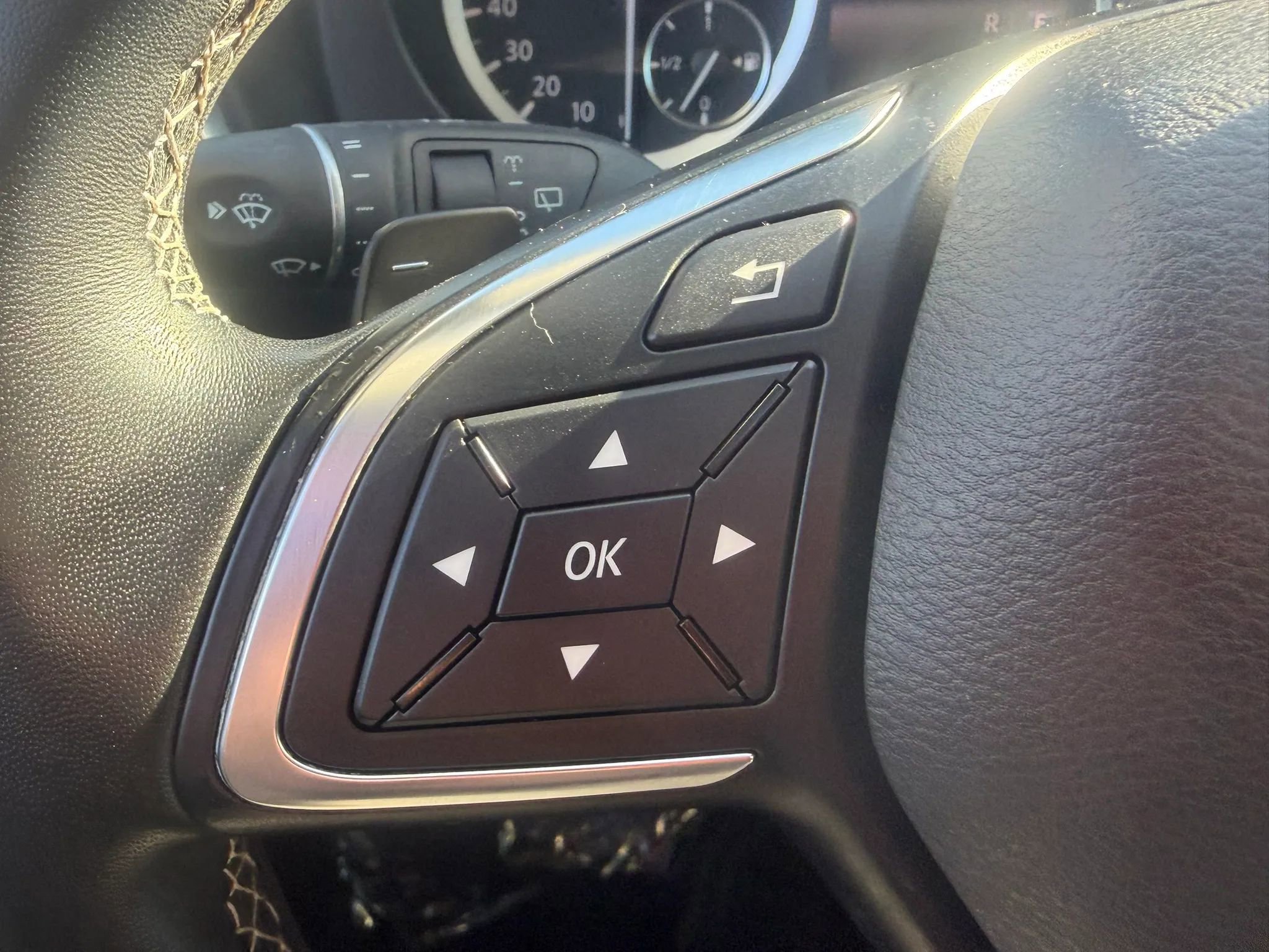 Used 2019 INFINITI QX30 Premium w/ Cargo Package AWD/4WD image 13