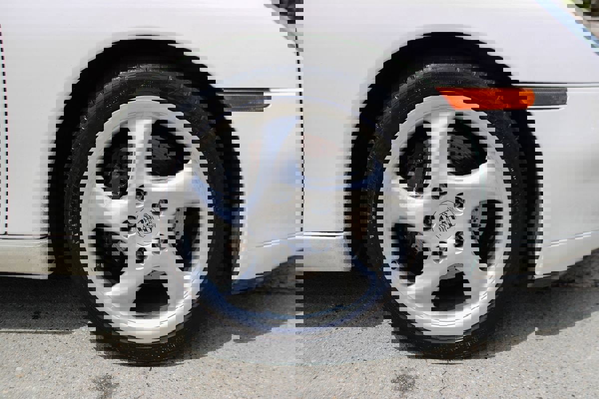 Used 2000 Porsche 911 Cabriolet image 39