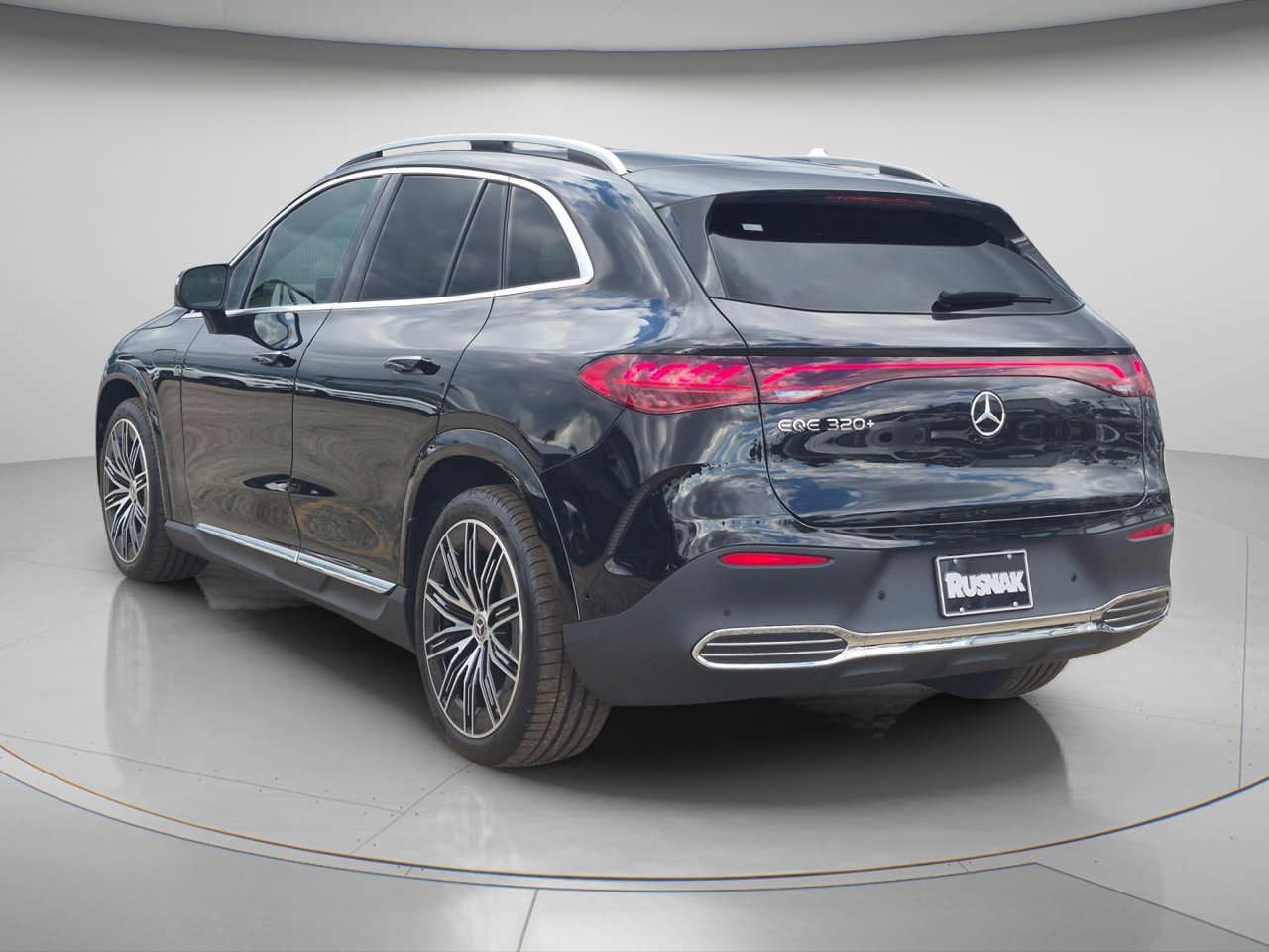 New 2027 Mercedes-Benz EQE 320+ SUV image 2