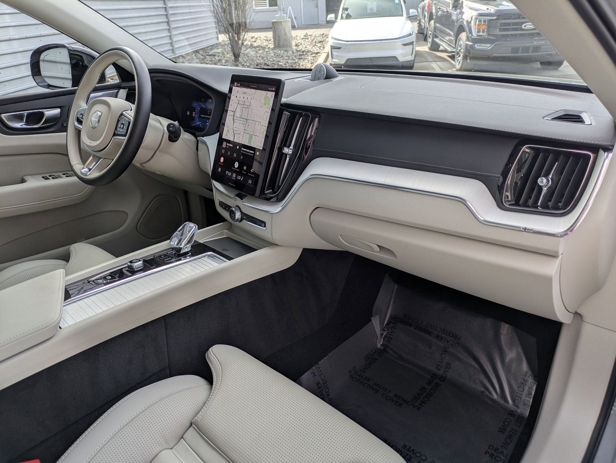 Used 2026 Volvo XC60 T8 Ultra image 31