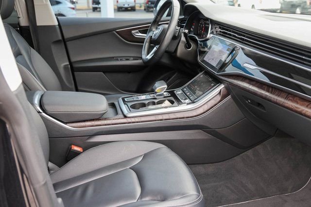 Used 2021 Audi Q8 Premium w/ Convenience Package image 17