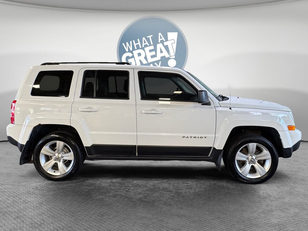 Used 2015 Jeep Patriot High Altitude AWD/4WD image 2
