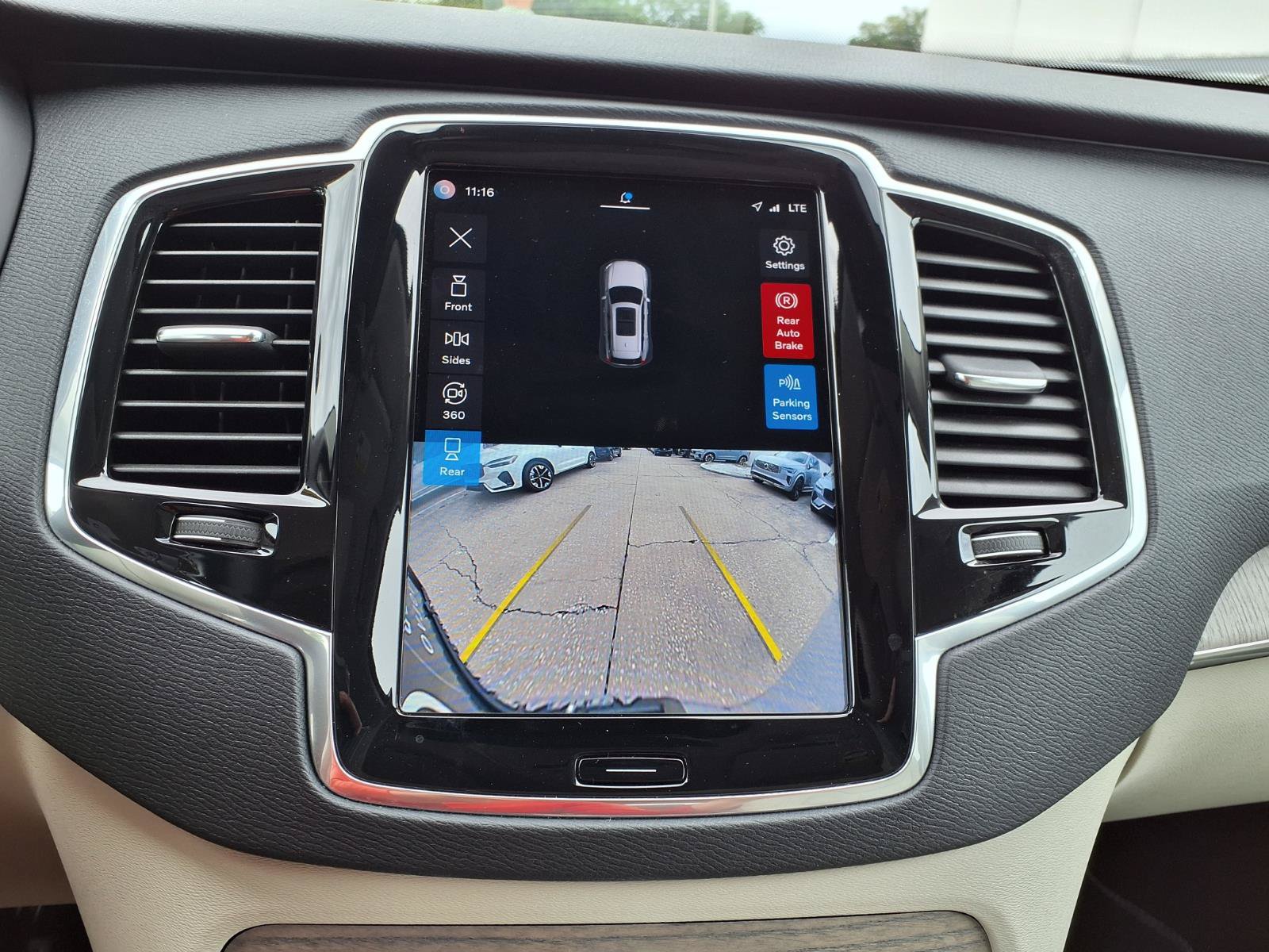Certified 2023 Volvo XC90 B6 Plus AWD/4WD image 28