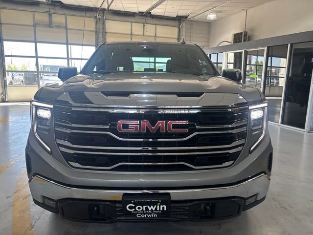 Used 2025 GMC Sierra 1500 SLT AWD/4WD image 10