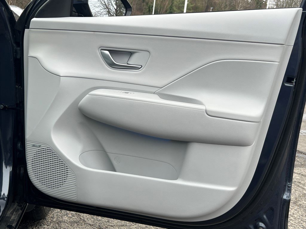 Used 2025 Hyundai Kona Limited image 10