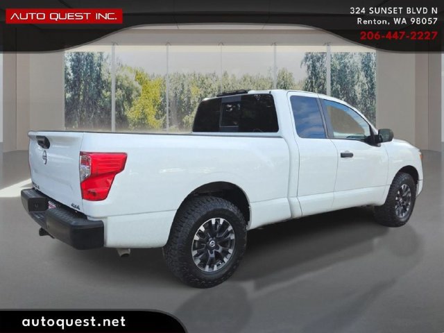 Used 2023 Nissan Titan S AWD/4WD image 5