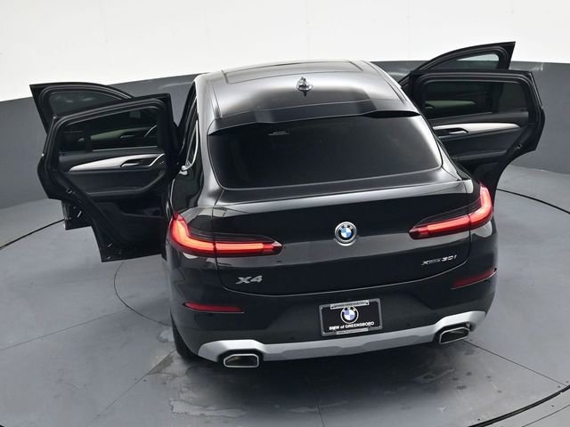 Used 2025 BMW X4 xDrive30i w/ Premium Package image 40