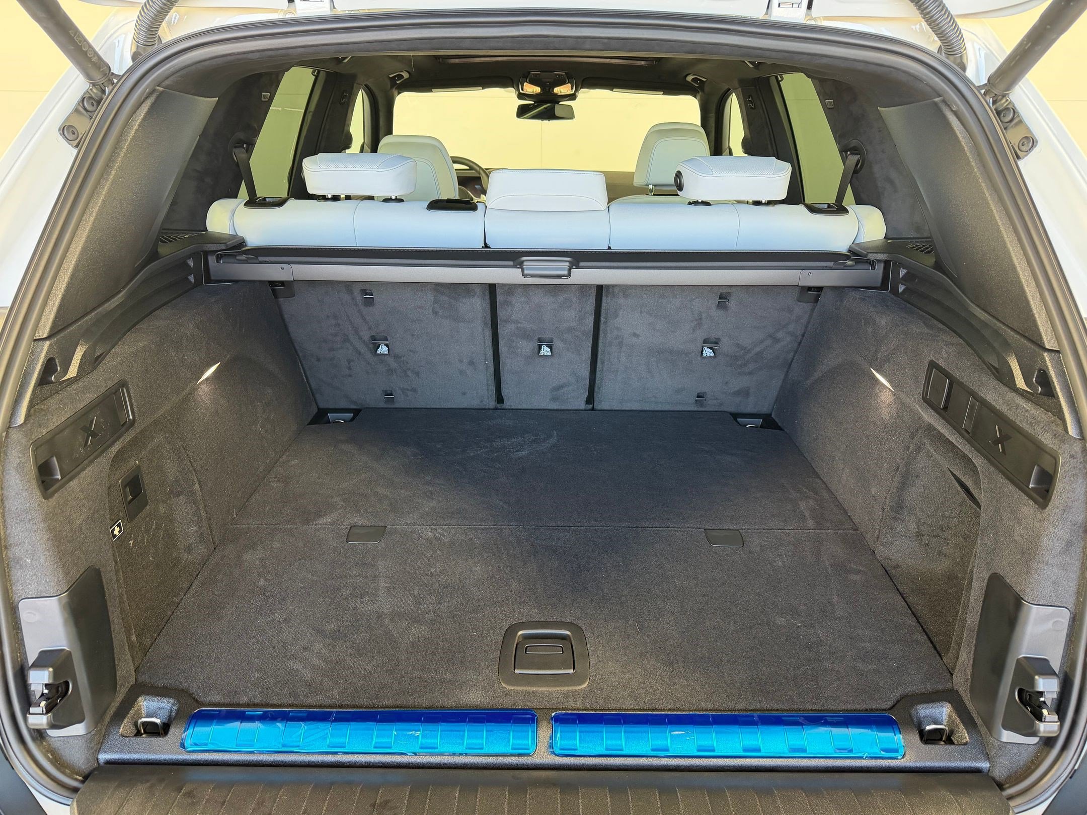 New 2026 BMW X5 xDrive50e image 32