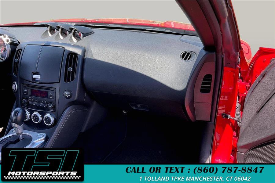Used 2016 Nissan 370Z Coupe RWD image 16