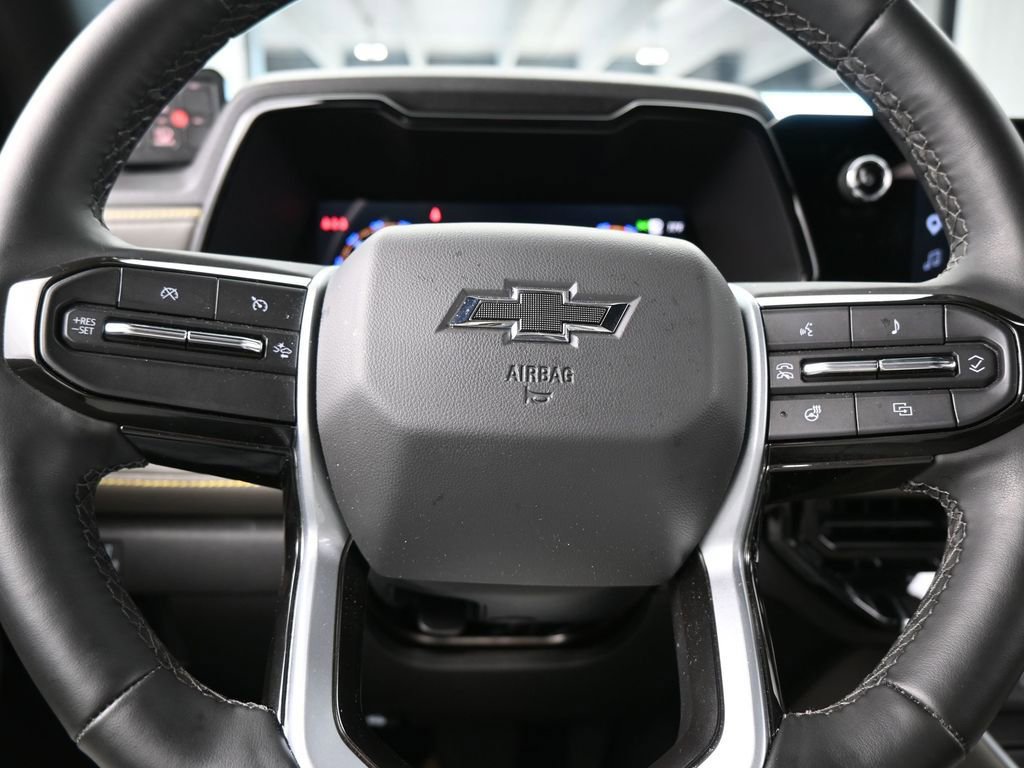 Used 2025 Chevrolet Colorado ZR2 w/ Technology Package AWD/4WD image 35