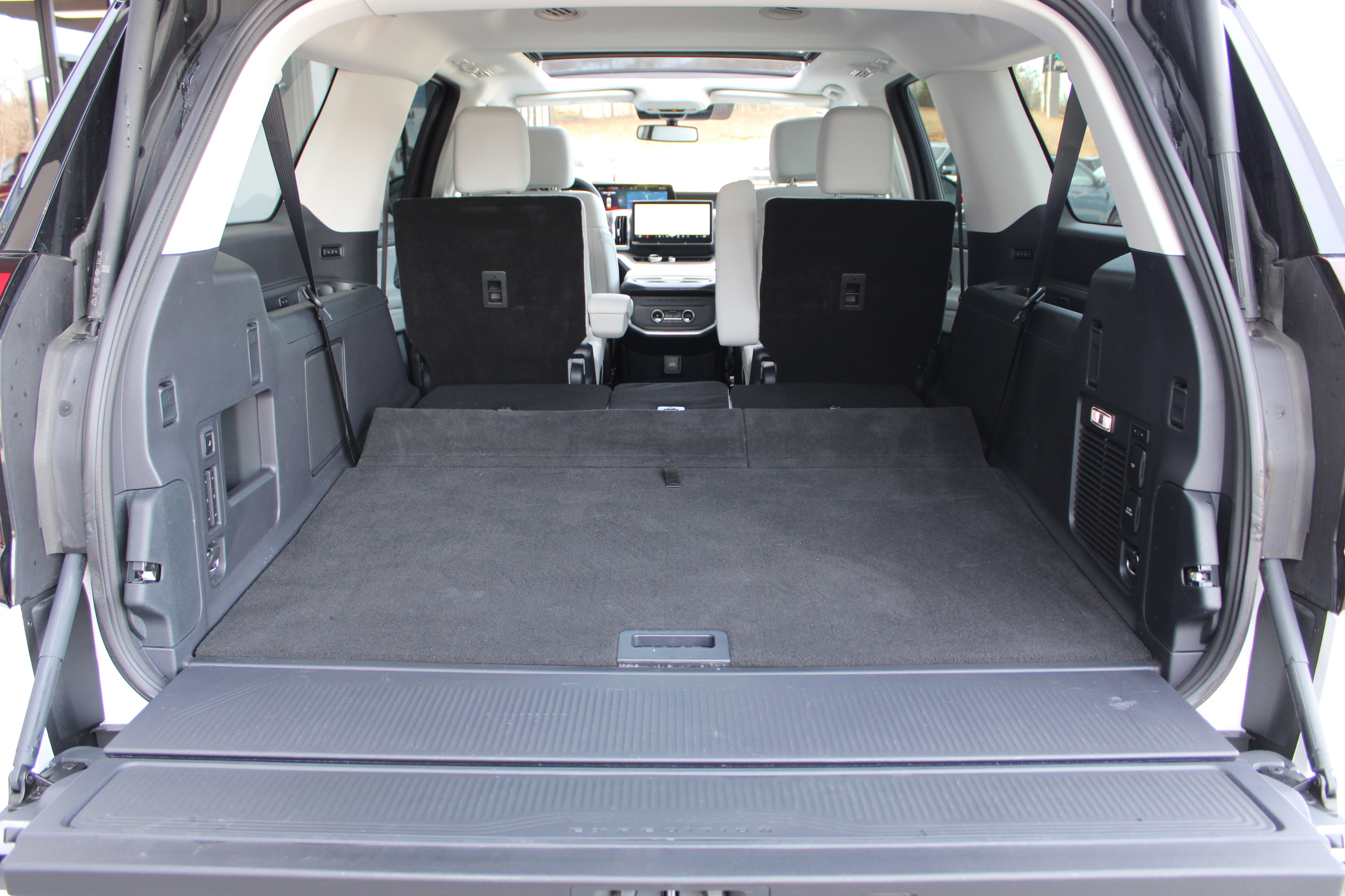 Used 2025 Ford Expedition Max Platinum image 9