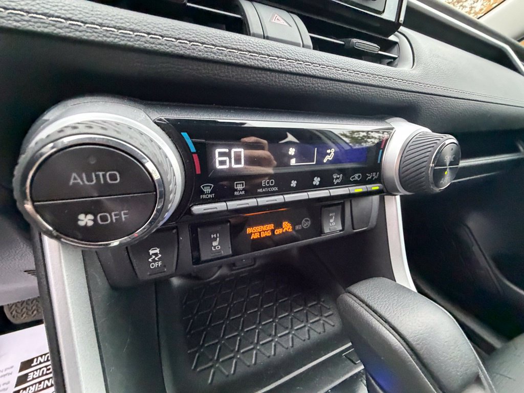 Used 2021 Toyota RAV4 XLE w/ XLE Grade Weather Package AWD/4WD image 21
