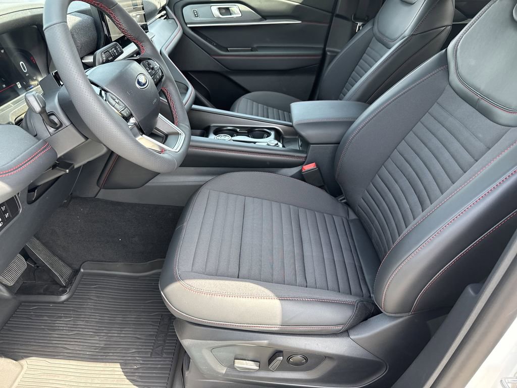 New 2026 Ford Explorer ST-Line w/ ST-Line Street Pack AWD/4WD image 9
