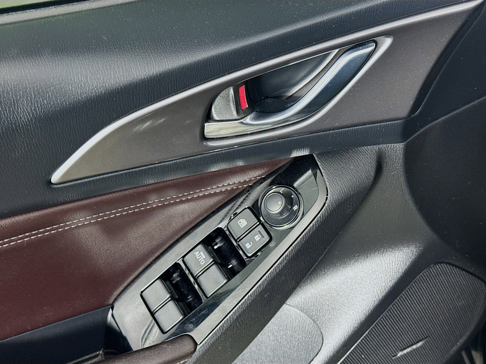 Used 2018 MAZDA MAZDA3 Grand Touring w/ Premium Equipment Package image 23