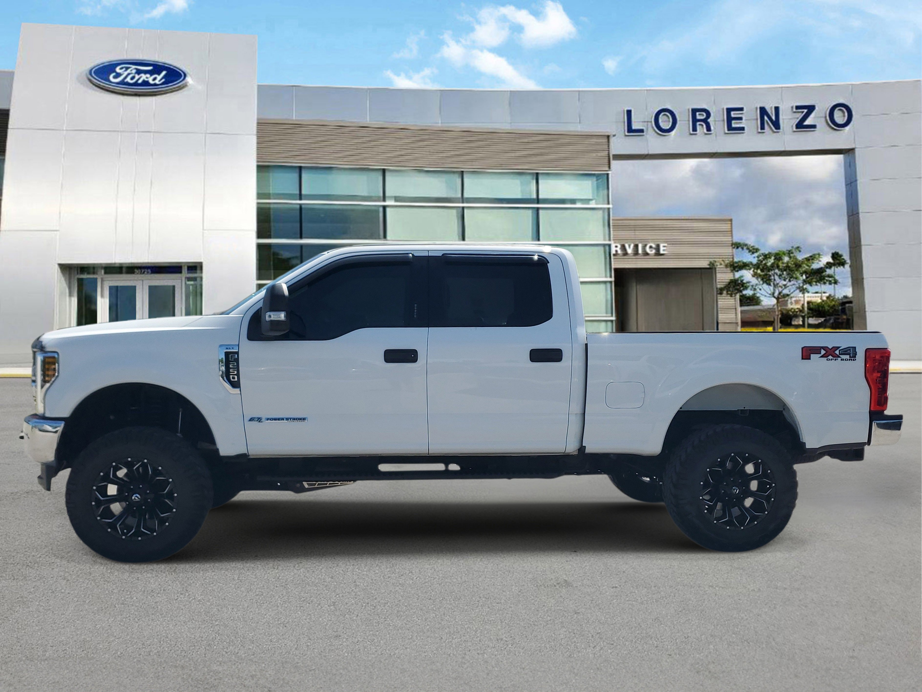 Used 2019 Ford F250 XLT w/ FX4 Off-Road Package AWD/4WD image 8