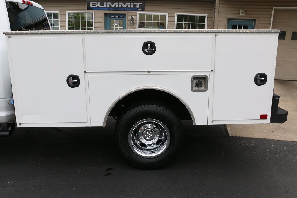 Used 2024 RAM 3500 Tradesman w/ Chrome Appearance Group AWD/4WD image 43