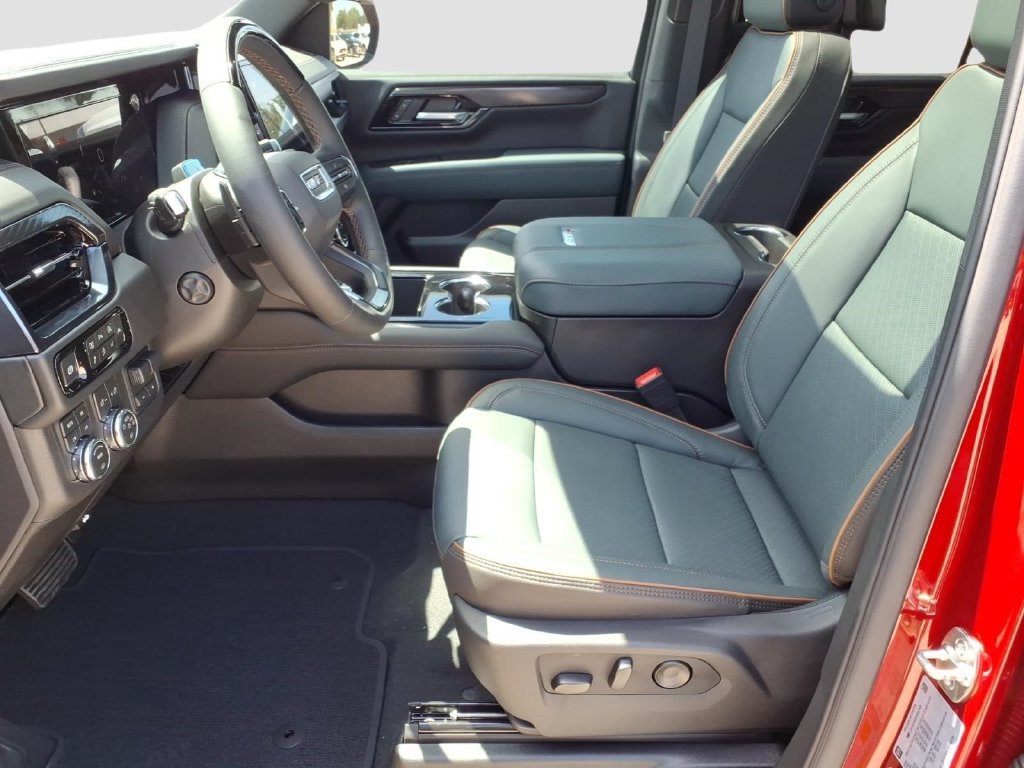 New 2026 GMC Yukon AT4 w/ AT4 Premium Plus Package AWD/4WD image 7