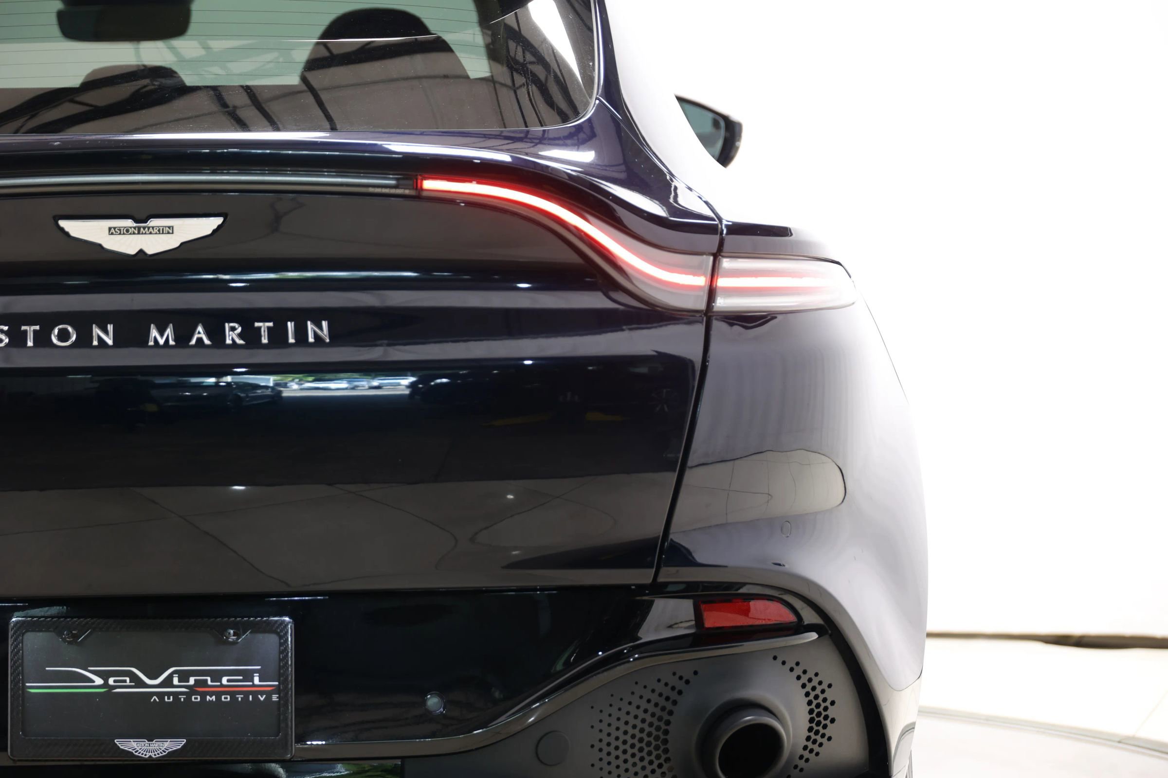 Used 2021 Aston Martin DBX image 65