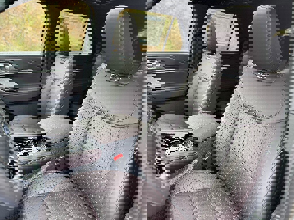 New 2026 Ford Explorer Platinum image 18