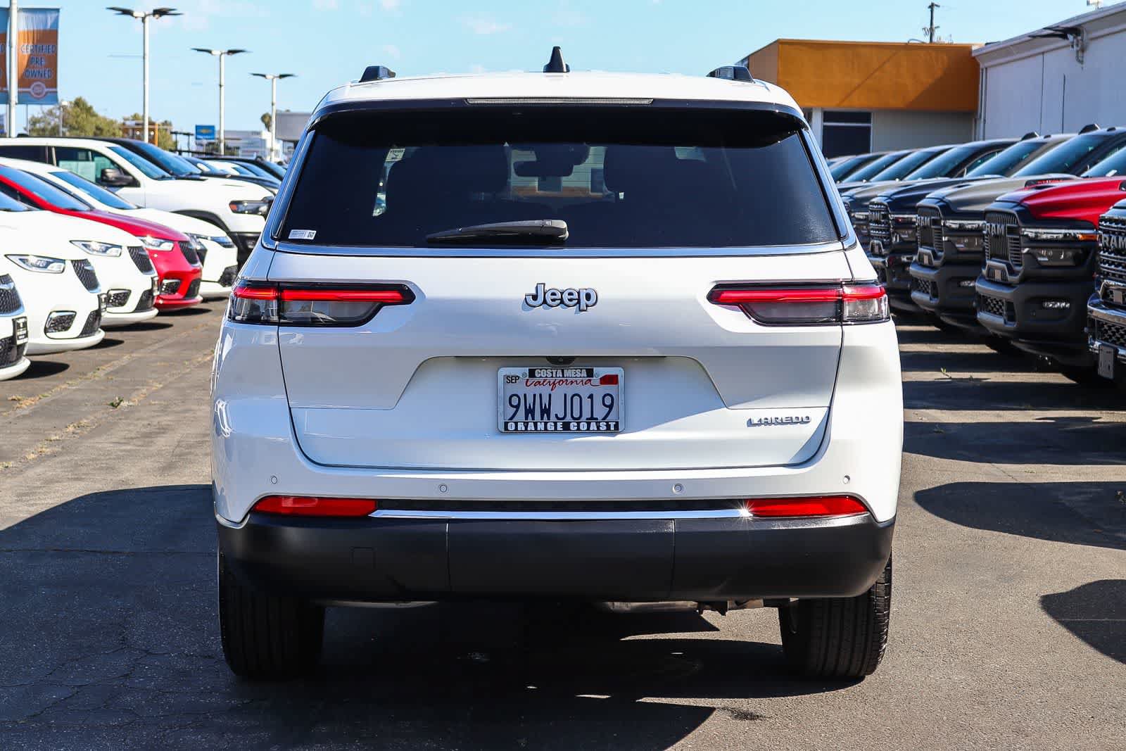 Used 2025 Jeep Grand Cherokee L Laredo RWD image 5