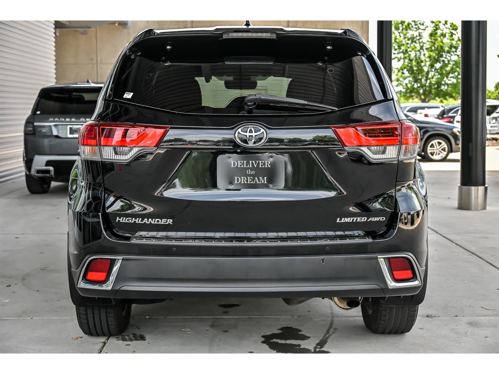 Used 2017 Toyota Highlander Limited w/ Protection Package #3 AWD/4WD image 7