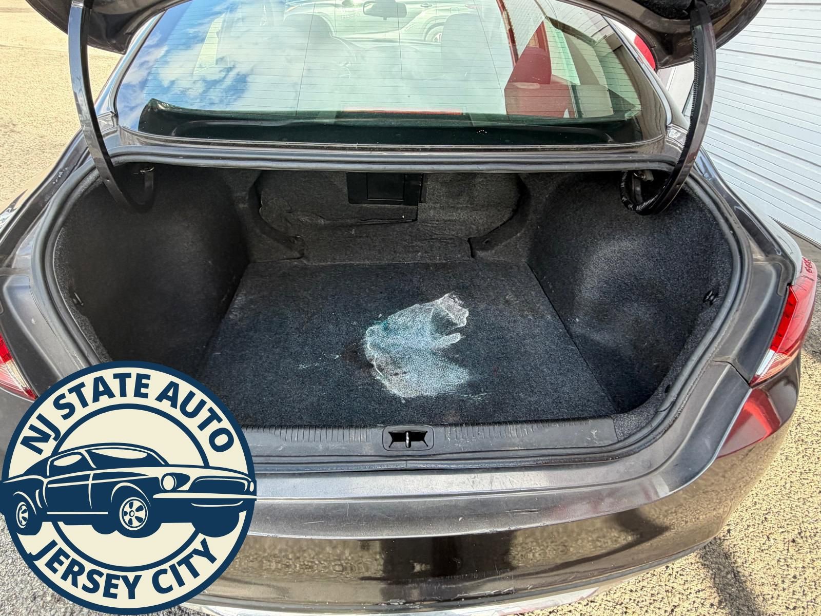 Used 2016 Chrysler 200 Limited image 8