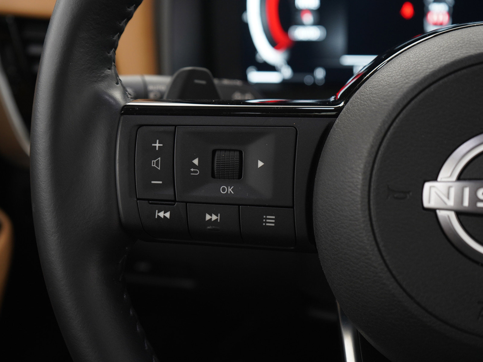 Used 2023 Nissan Rogue Platinum w/ Platinum Premium Package image 27