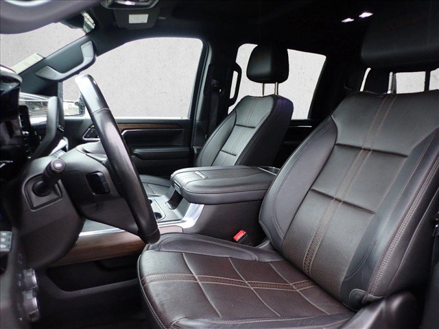 Used 2024 Chevrolet Silverado 3500 High Country w/ High Country Premium Package AWD/4WD image 11
