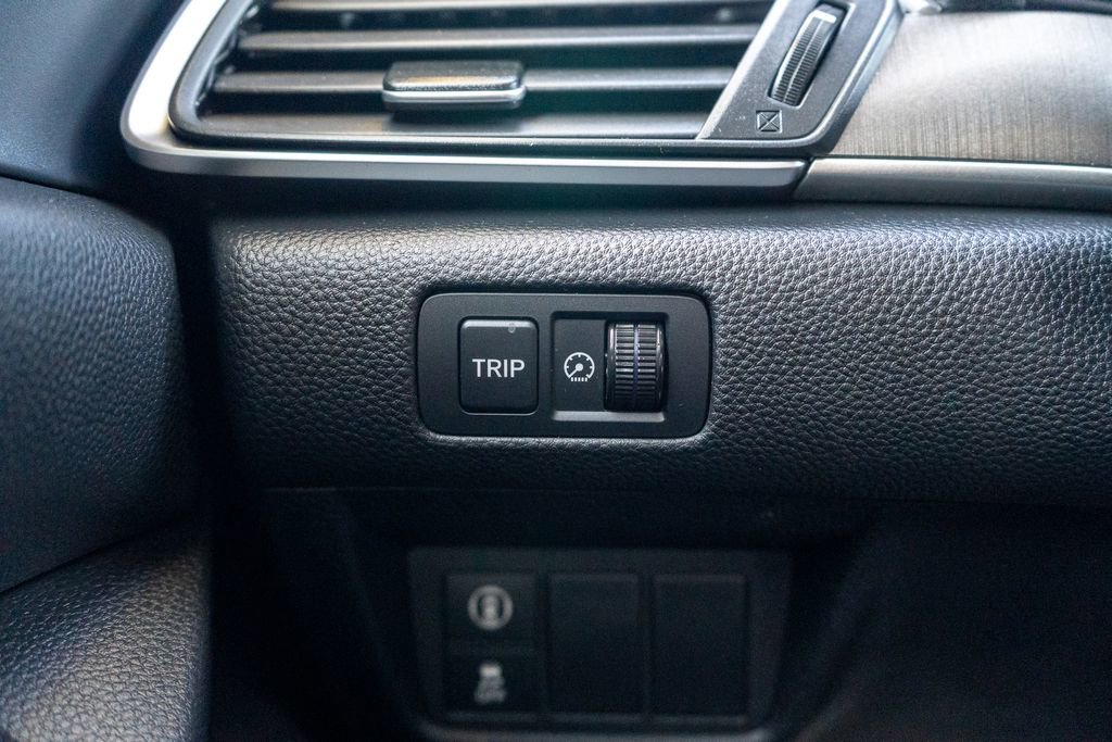 Used 2018 Honda Accord LX image 19