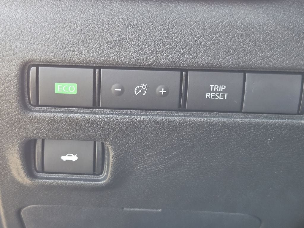 Used 2025 Nissan Sentra SV w/ All-Weather Package FWD image 24