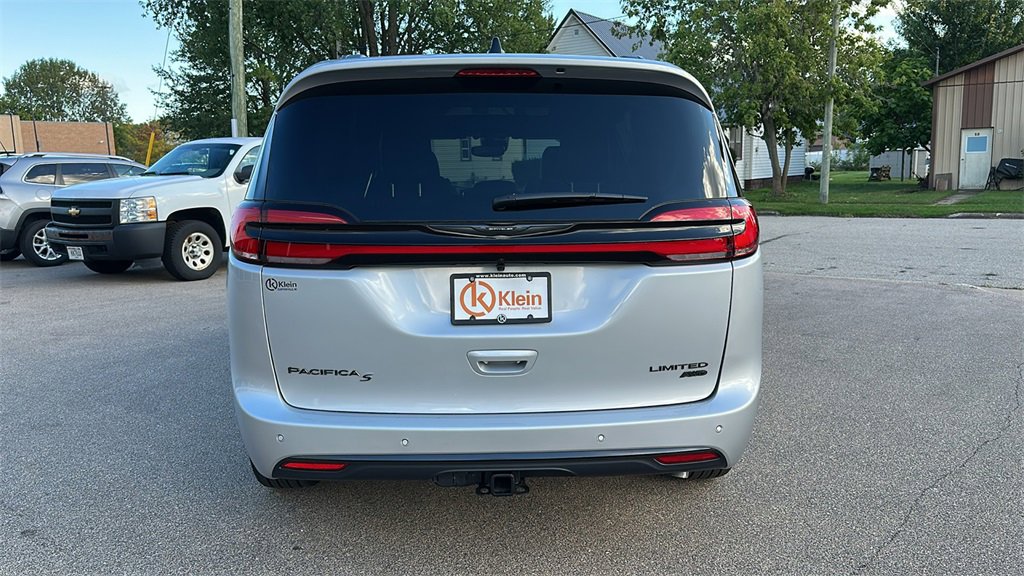 New 2026 Chrysler Pacifica Limited w/ S Appearance Package image 7