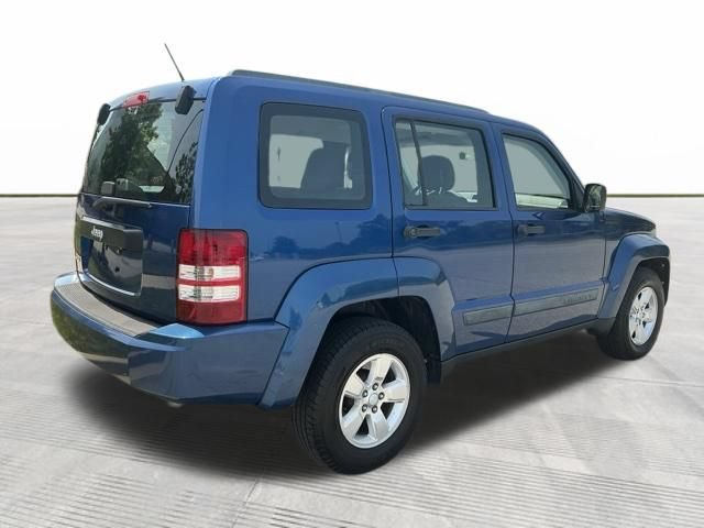 Used 2010 Jeep Liberty Sport AWD/4WD image 5