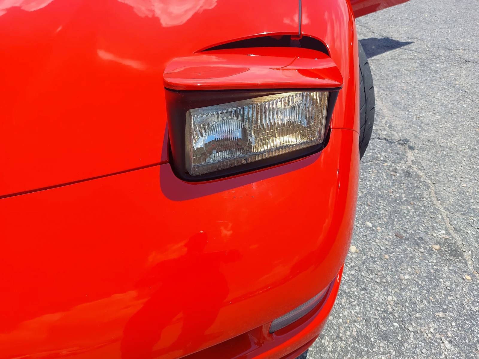 Used 2004 Chevrolet Corvette Coupe w/ Preferred Equipment Group RWD image 24