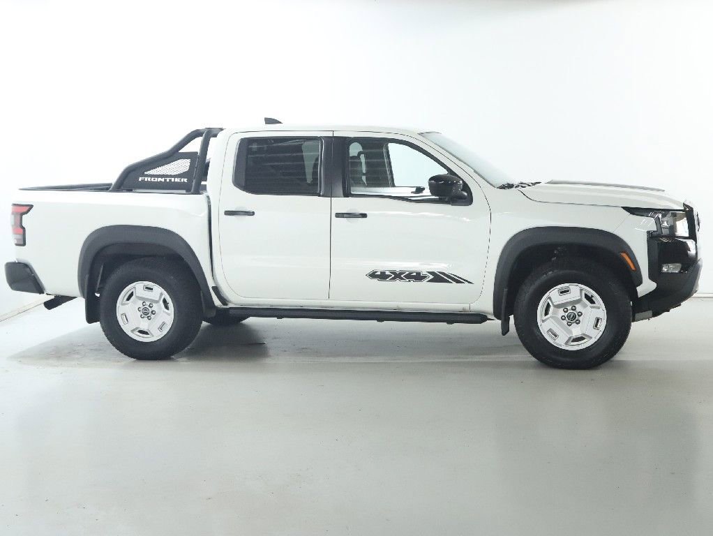 Certified 2024 Nissan Frontier SV w/ Hardbody Edition image 11