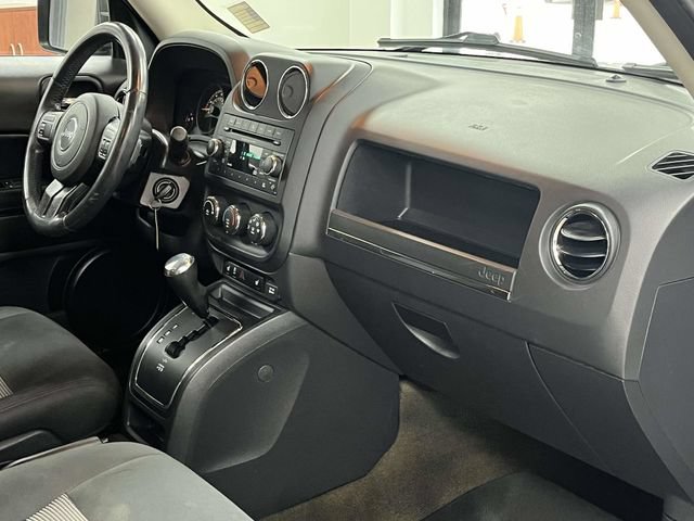 Used 2016 Jeep Patriot Latitude FWD image 25