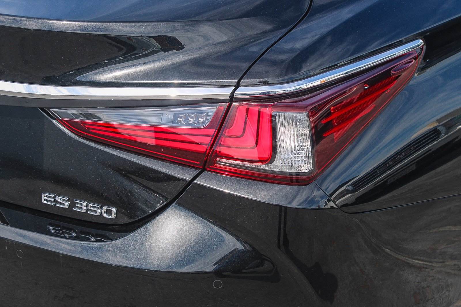 Used 2020 Lexus ES 350 w/ Premium Package image 10